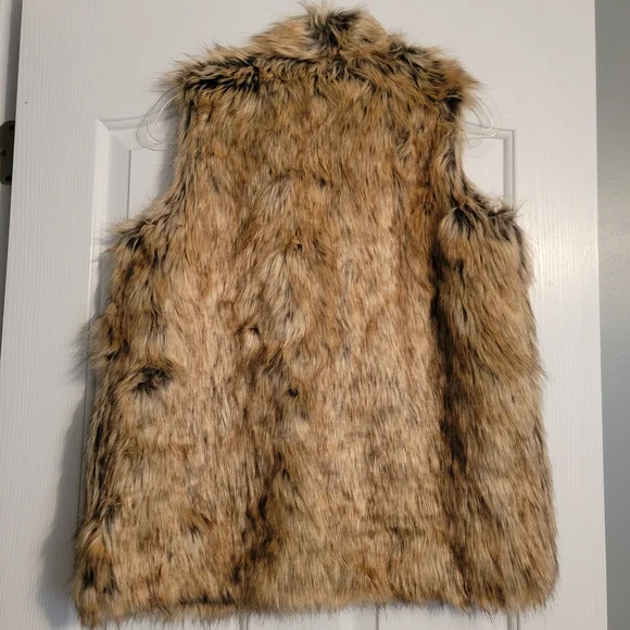 Parkes Run Faux Fur Vest in Tan - Picture 2 of 4